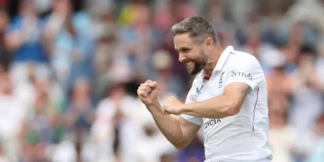 Chris Woakes announces retirement